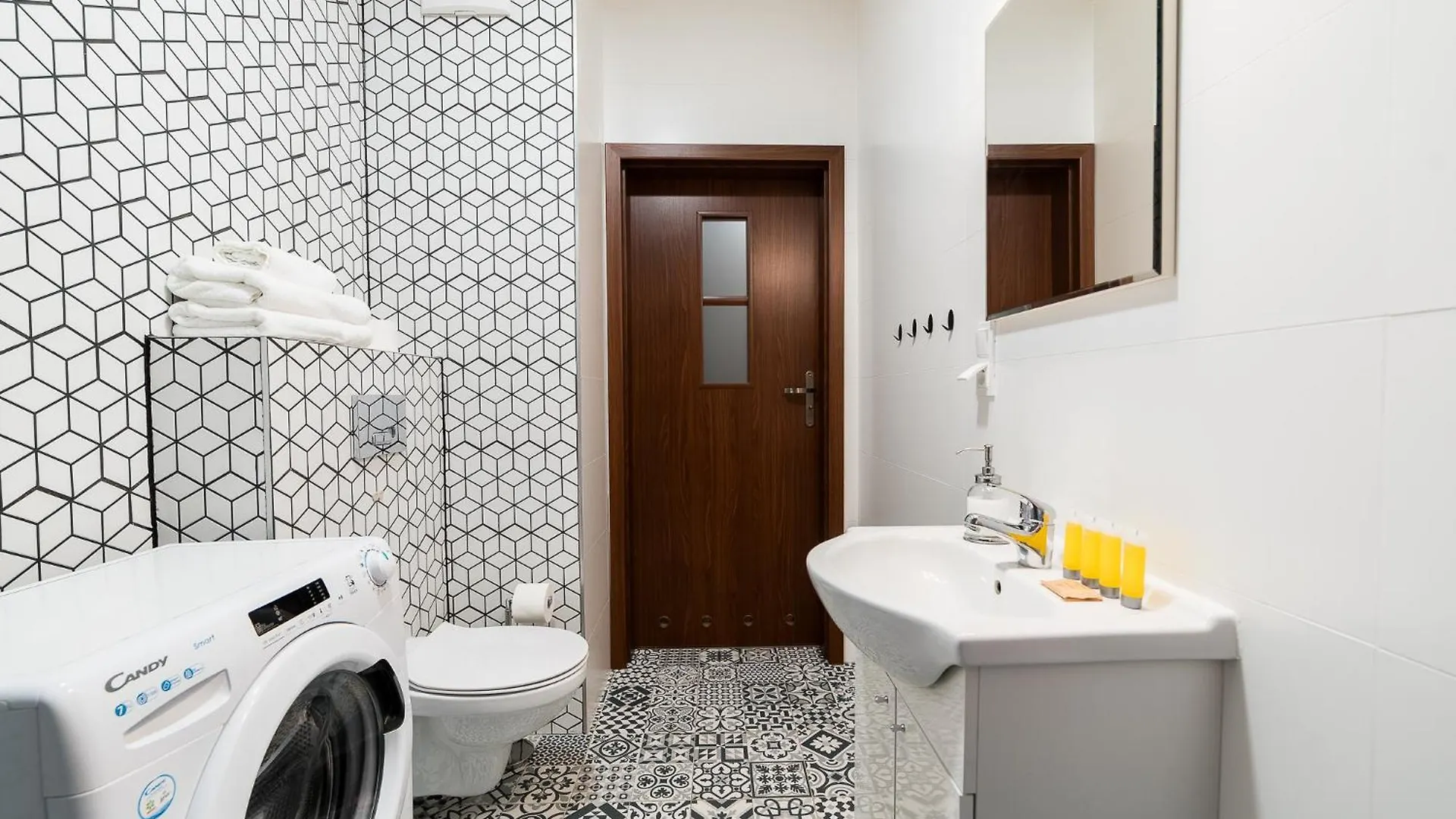 Warta River Snug Apartment بوزنان 0*,  بولندا